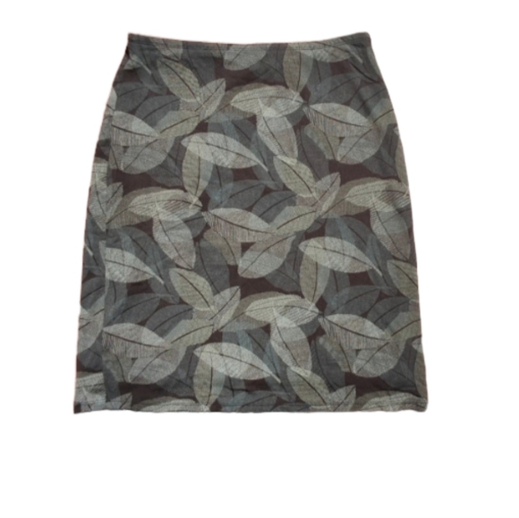 New York & Company Women's Sheer Green Floral Skirt Over Black Slip Size… - Picture 2 of 9